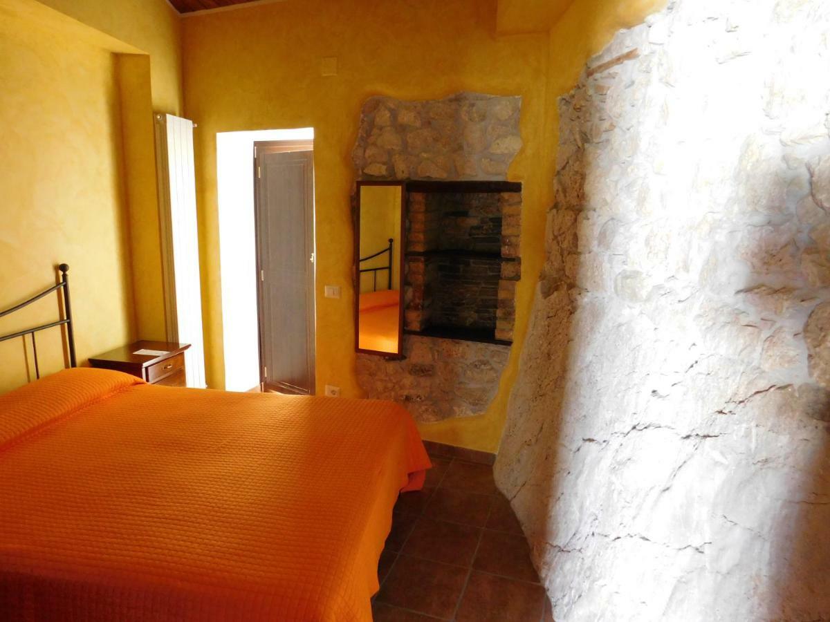 Bed and Breakfast La Torre dell'Orologio 2.0 Roccasicura Esterno foto