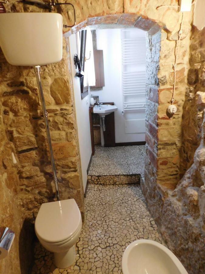 Bed and Breakfast La Torre dell'Orologio 2.0 Roccasicura Esterno foto