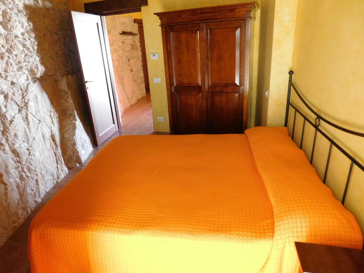Bed and Breakfast La Torre dell'Orologio 2.0 Roccasicura Esterno foto